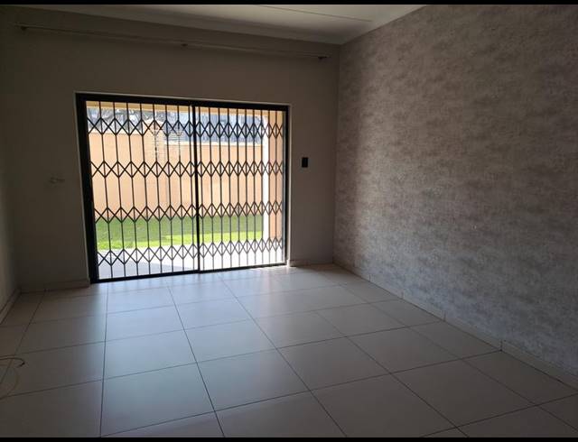 2 BEDROOM PROPERTY TO RENT IN LILIANTON